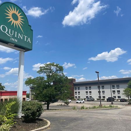 La Quinta Inn And Suites By Wyndham Cincinnati North Springdale Exterior photo