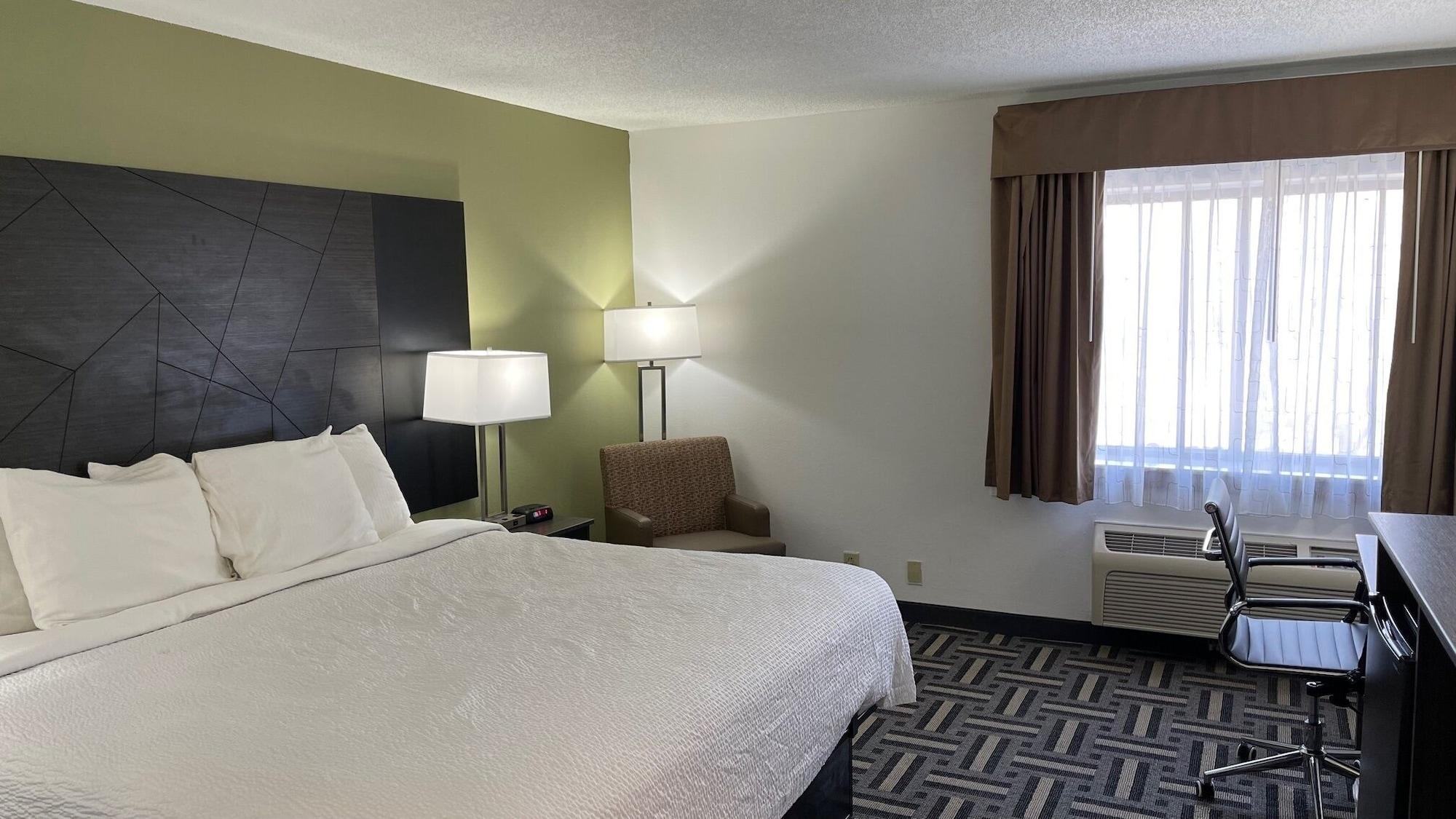 La Quinta Inn And Suites By Wyndham Cincinnati North Springdale Exterior photo
